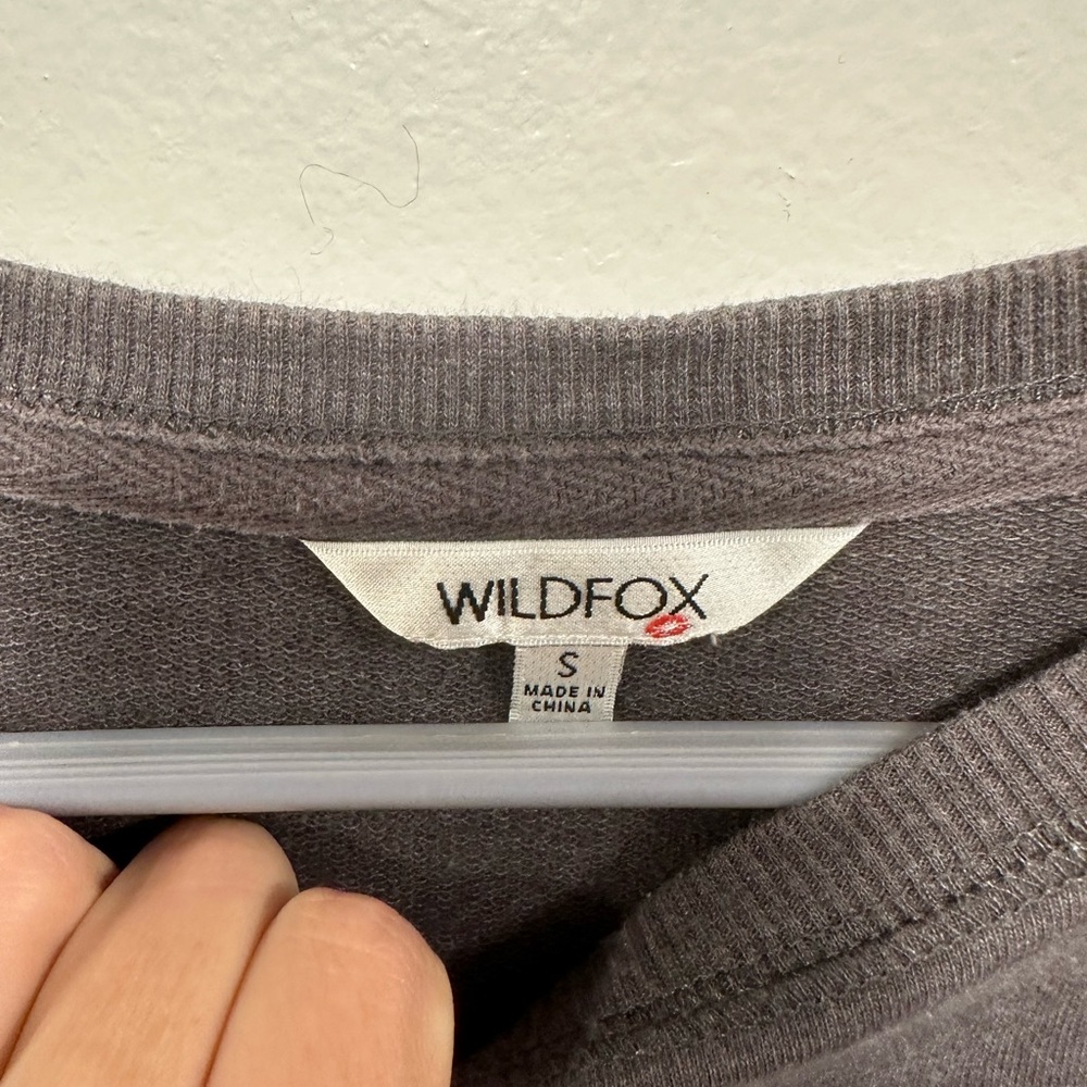 Wildfox sweatshirt! Gray “easy does it” crewneck sweatshirt women’s size small - Picture 3 of 5